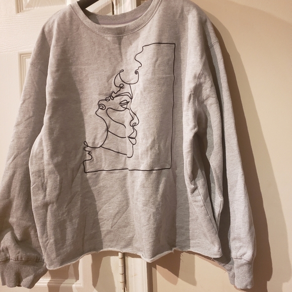 Cool Staylish Graphic Sweatshirt - Picture 3 of 7
